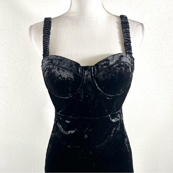 NWT GUESS Gianna Velour Dress - Picture 4 of 6